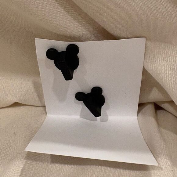 Love My Disney Cats Duchess and O'Malley in Marbleized Heart Enamel Pin NEW - Picture 4 of 6